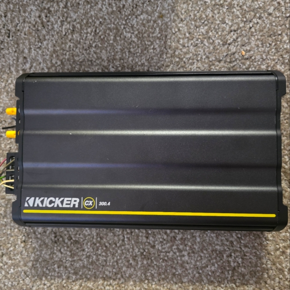 Kicker Amp